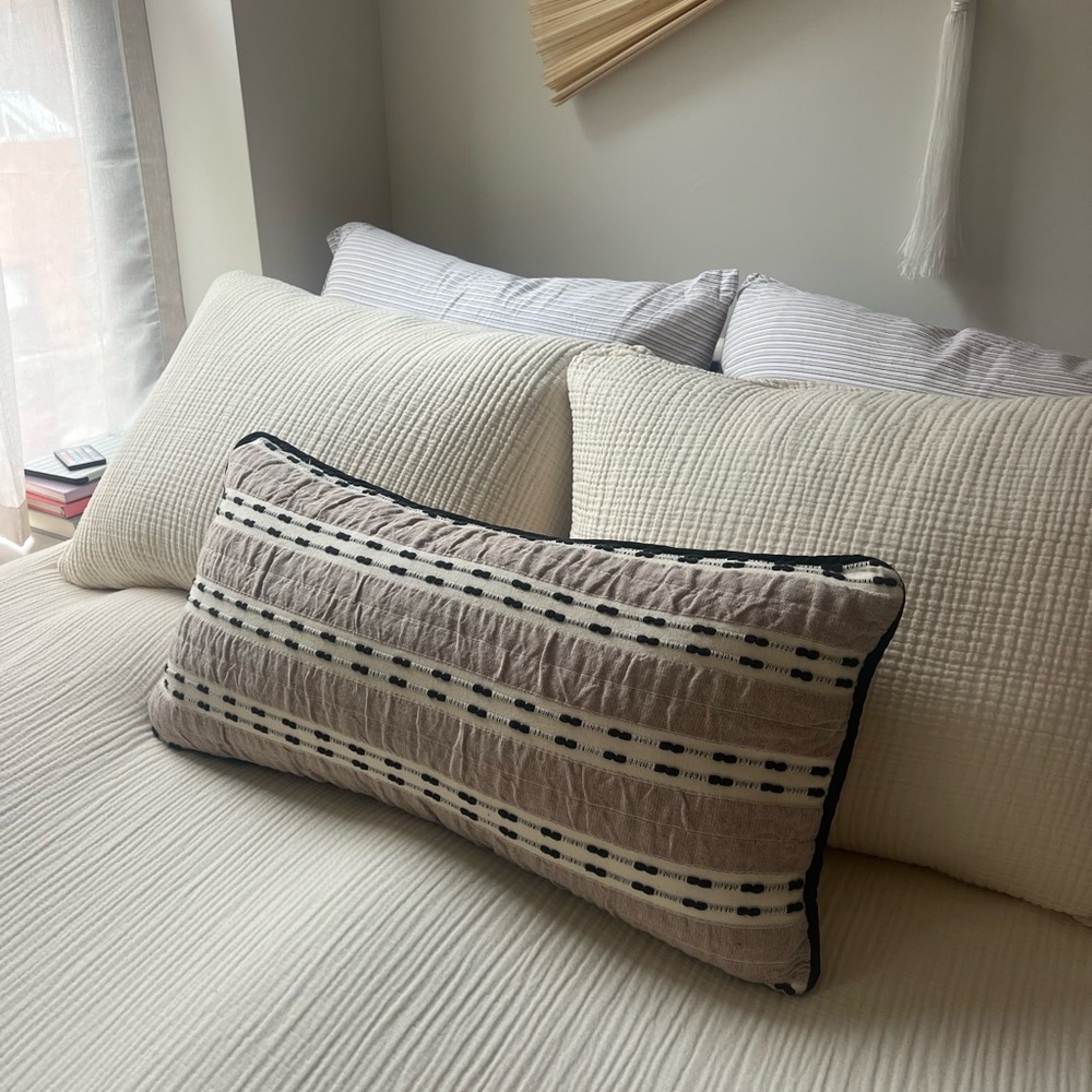 accent pillow